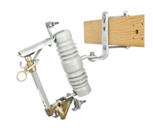 Seccionador Cut Out Std De Porcelana Tipo C 200A 27kv precio venta información promoción Perú Lima, callao, Arequipa, trujillo, tarapoto, pucallpa, tumbes, amazonas, tacna, cusco, Áncash apurimac, ayacucho, cajamarca, Huancavelica, Huánuco, Ica, junin, la libertad, lambayeque, chiclayo, huacho, loreto, puerto maldonado, madre de dios, Moquegua, pasco, puno, Ucayali, moyobamba y Piura Colombia Venezuela Ecuador Brasil Chile Paraguay Uruguay Mexico Bolivia Argentina